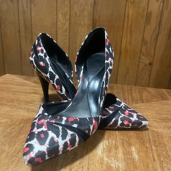 Alexander McQueen Tricolor Pixel Print Leather Lex D" Orsay Pumps - Picture 4 of 15